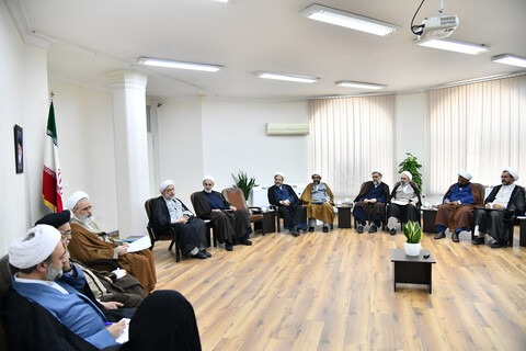 تصاویر جلسه شورای هماهنگی نهادهای حوزوی در دفتر مدیر حوزه‌های علمیه