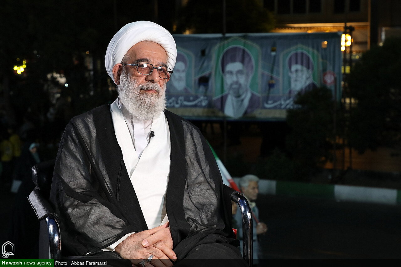 مسئول دبیرخانه شورای عالی حوزه‌های علمیه: حضور مردم در خیابان رمز موفقیت میدان نبرد است / عبرت‌های فاصله گرفتن از ولایت