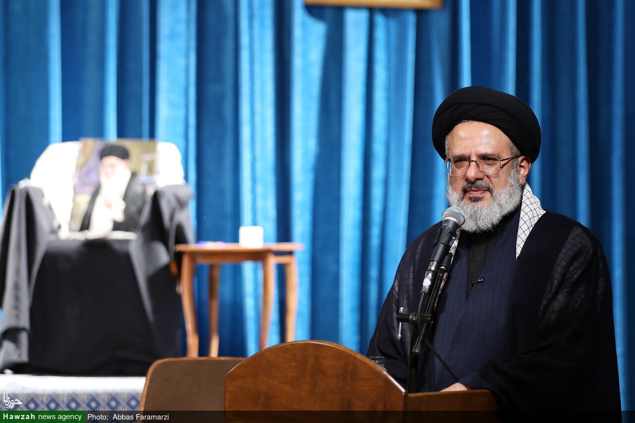 معاون بین‌الملل حوزه‌های علمیه: رهبر شهید با خون خود نقطه‌عطفی در تحقق آرمان‌های جهانی اسلام و انقلاب رقم زد
