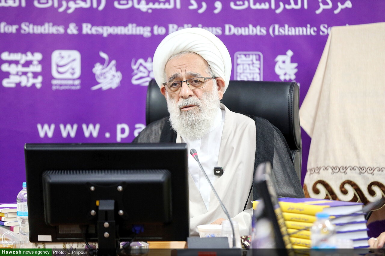 مسئول دبیرخانه شورای عالی حوزه‌های علمیه مطرح کرد: پاسداری حوزه‌های علمیه از مرزهای اعتقادی، سیاسی، اجتماعی و فرهنگی / مراکز حوزوی در پاسخ‌گویی به شبهات، مکمل یکدیگر باشند